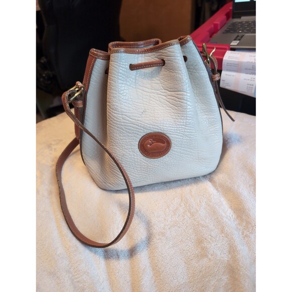 Dooney & bourke all weather leather white Vintage purse - Picture 1 of 10